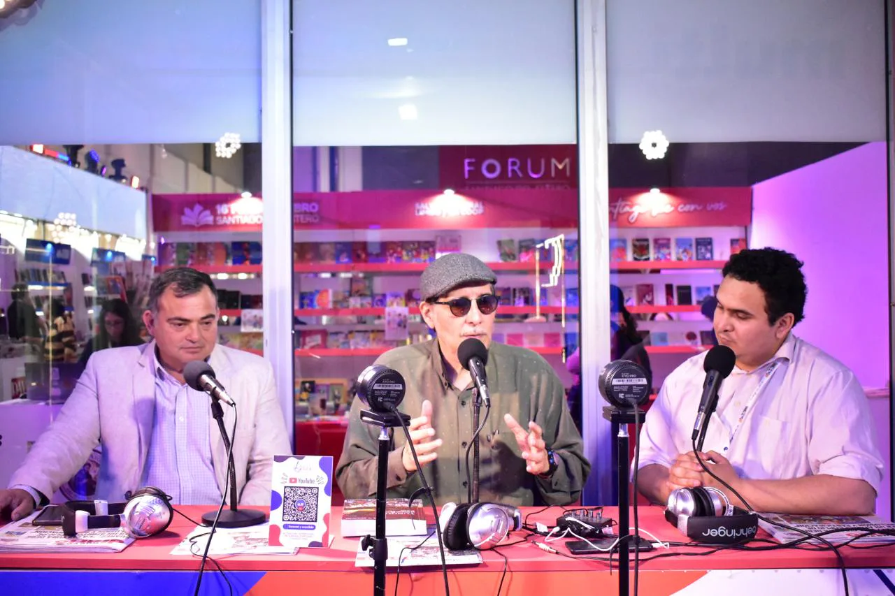 Radio LV11 transmitió en vivo desde la Feria del Libro de Santiago del Estero con entrevistas y música en directo