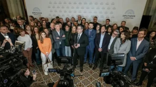 La oposición citó a una sesión en Diputados para el 15 de octubre en medio de negociaciones con los bloques provinciales