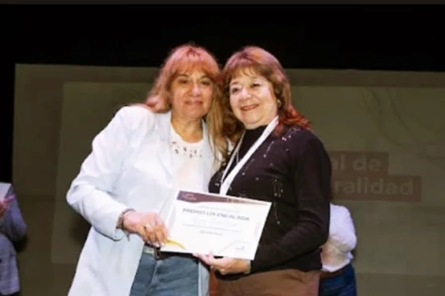 Una docente de Sumampa fue galardonada con el Premio Lía Encalada 2026 por su valioso trabajo en la educación rural