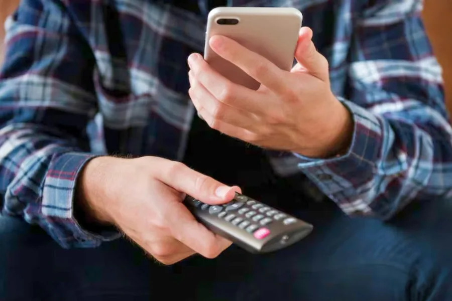Cómo transformar un celular en control remoto para manejar cualquier Smart TV