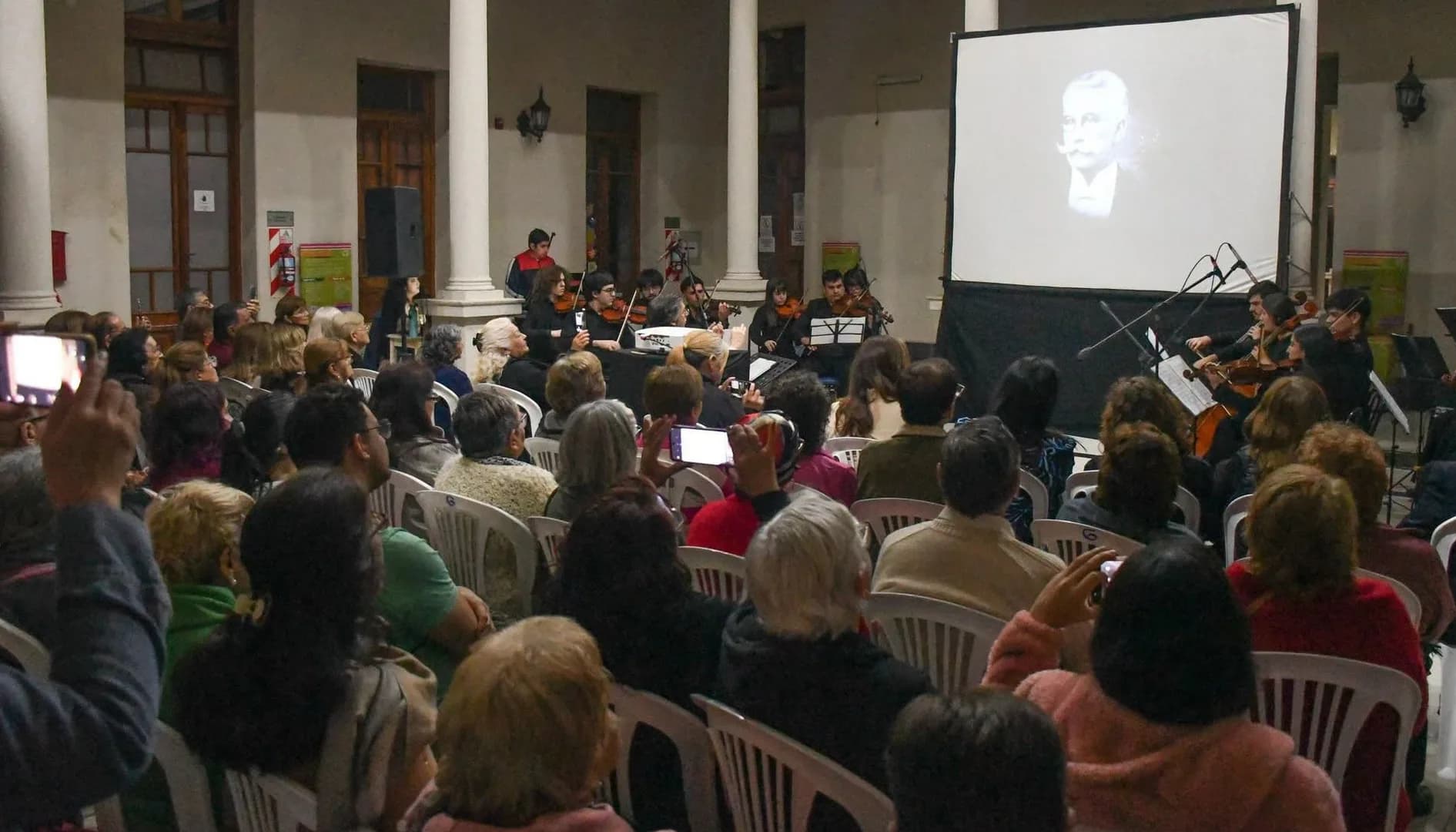 Los adultos mayores tienen una nueva cita con el cine y la entrada será gratuita