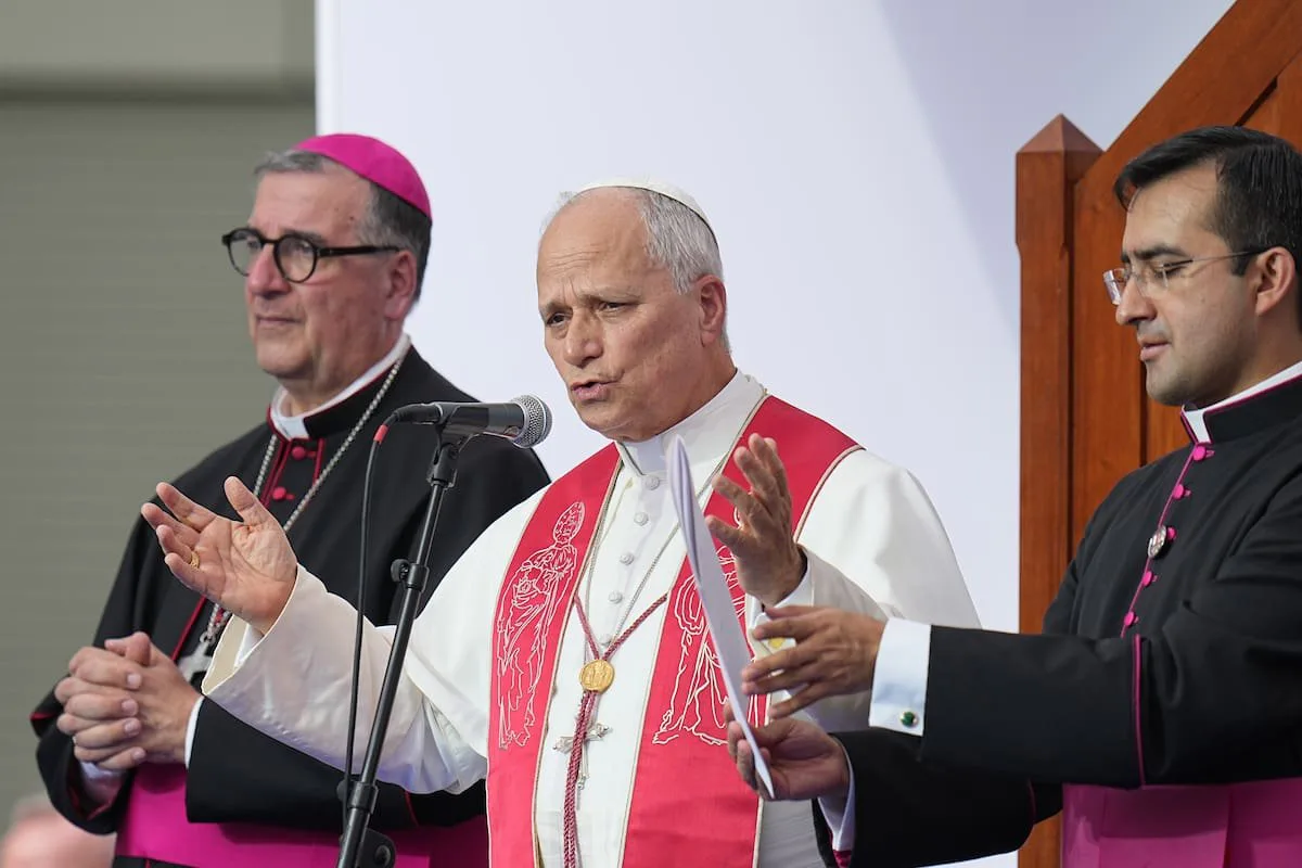 A horas de su posible operación, el Papa no suspende actividades y hay dudas sobre su viaje