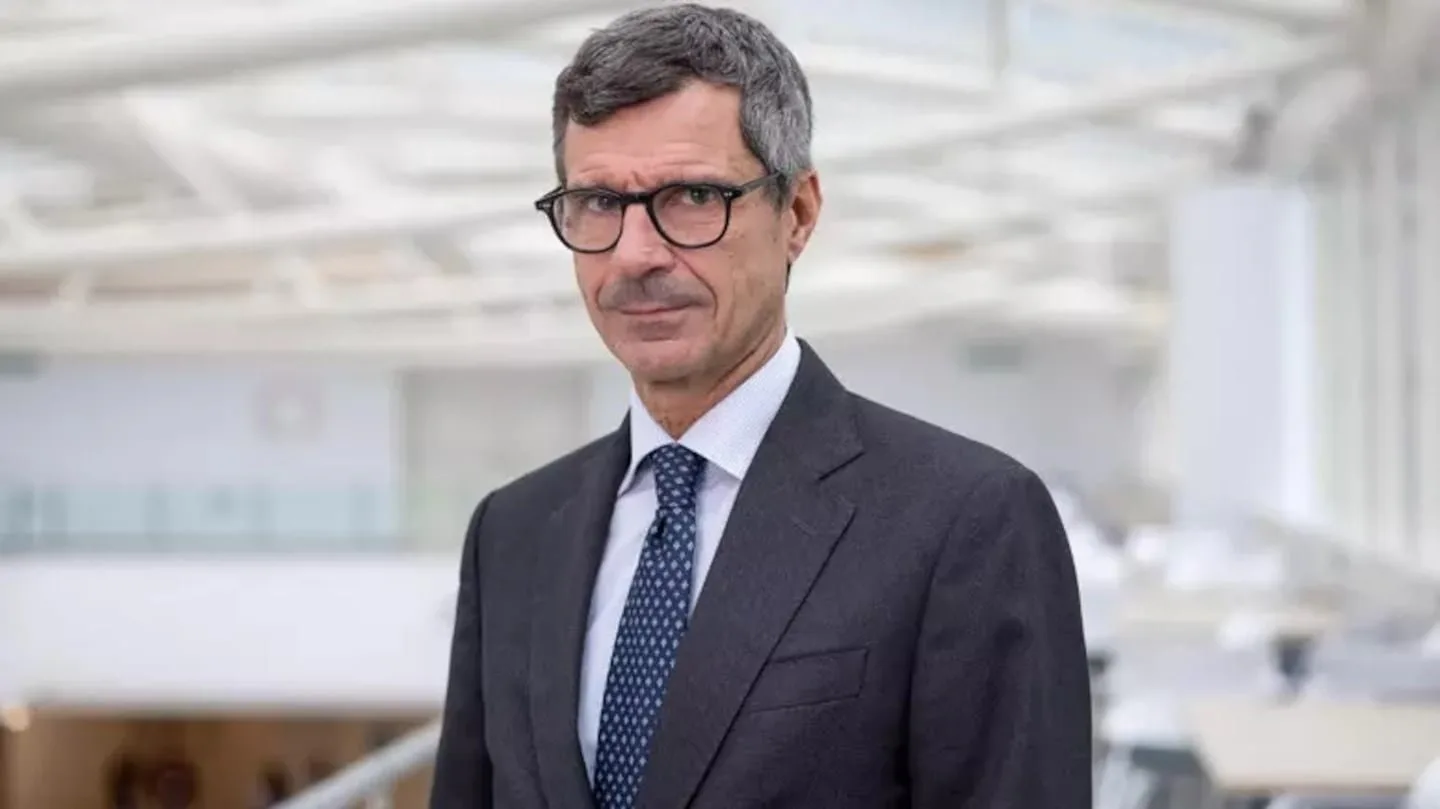 Más de 400 publicaciones científicas: quién es el médico que estará a cargo de la operación del Papa