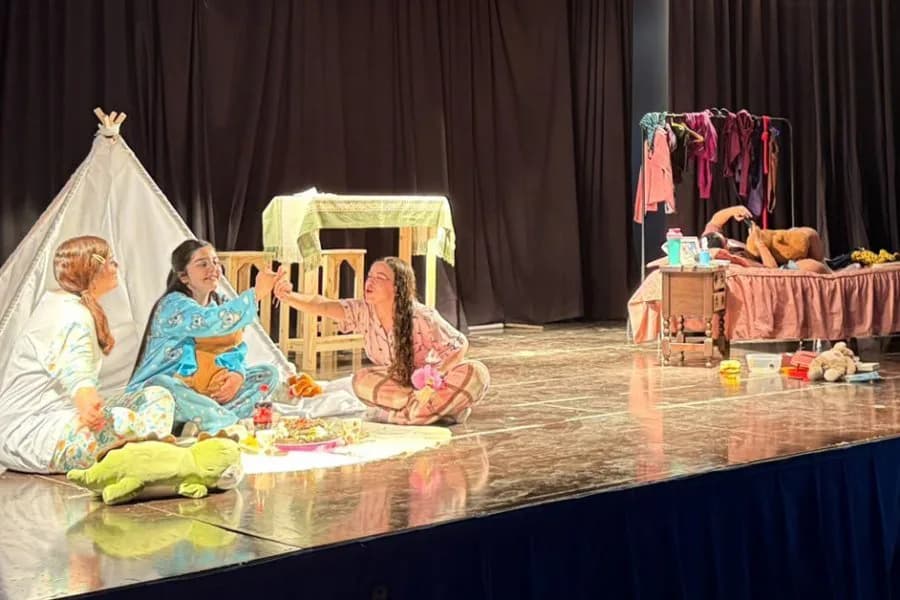 El teatro une a Pinto y Real Sayana: estudiantes van por un lugar en la competencia nacional