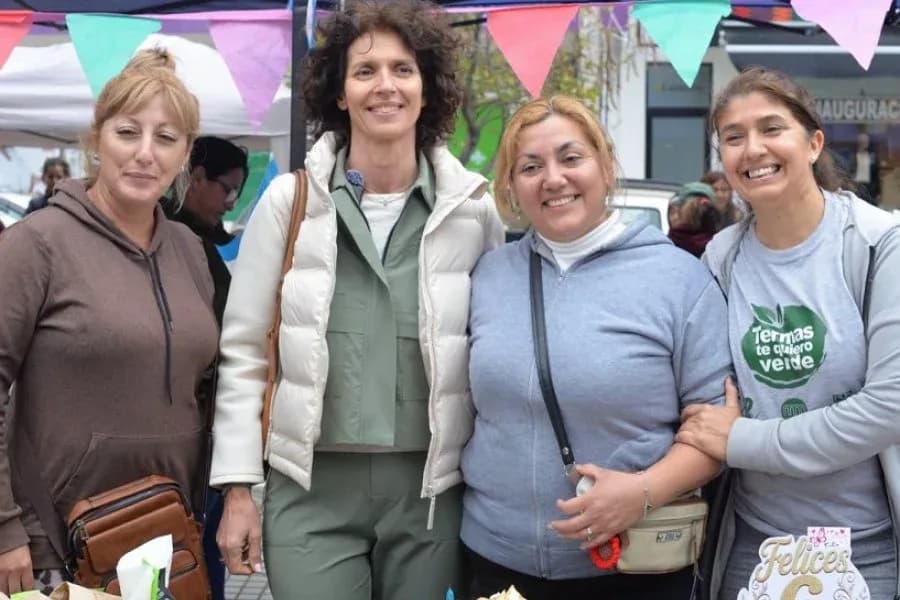 La Feria Itinerante Municipal festejó sus seis años con una jornada comunitaria en la Plaza Eva Perón