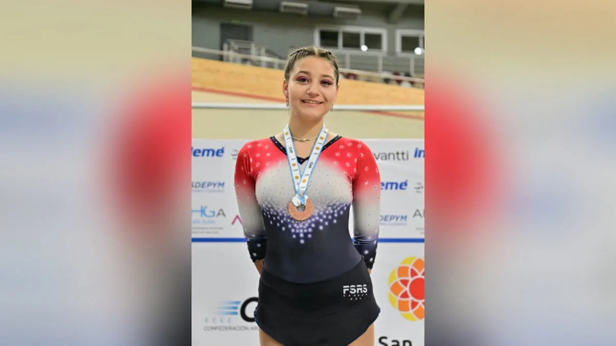 La patinadora bandeña Zamira Abdulajád González logró el tercer puesto en el Campeonato Nacional