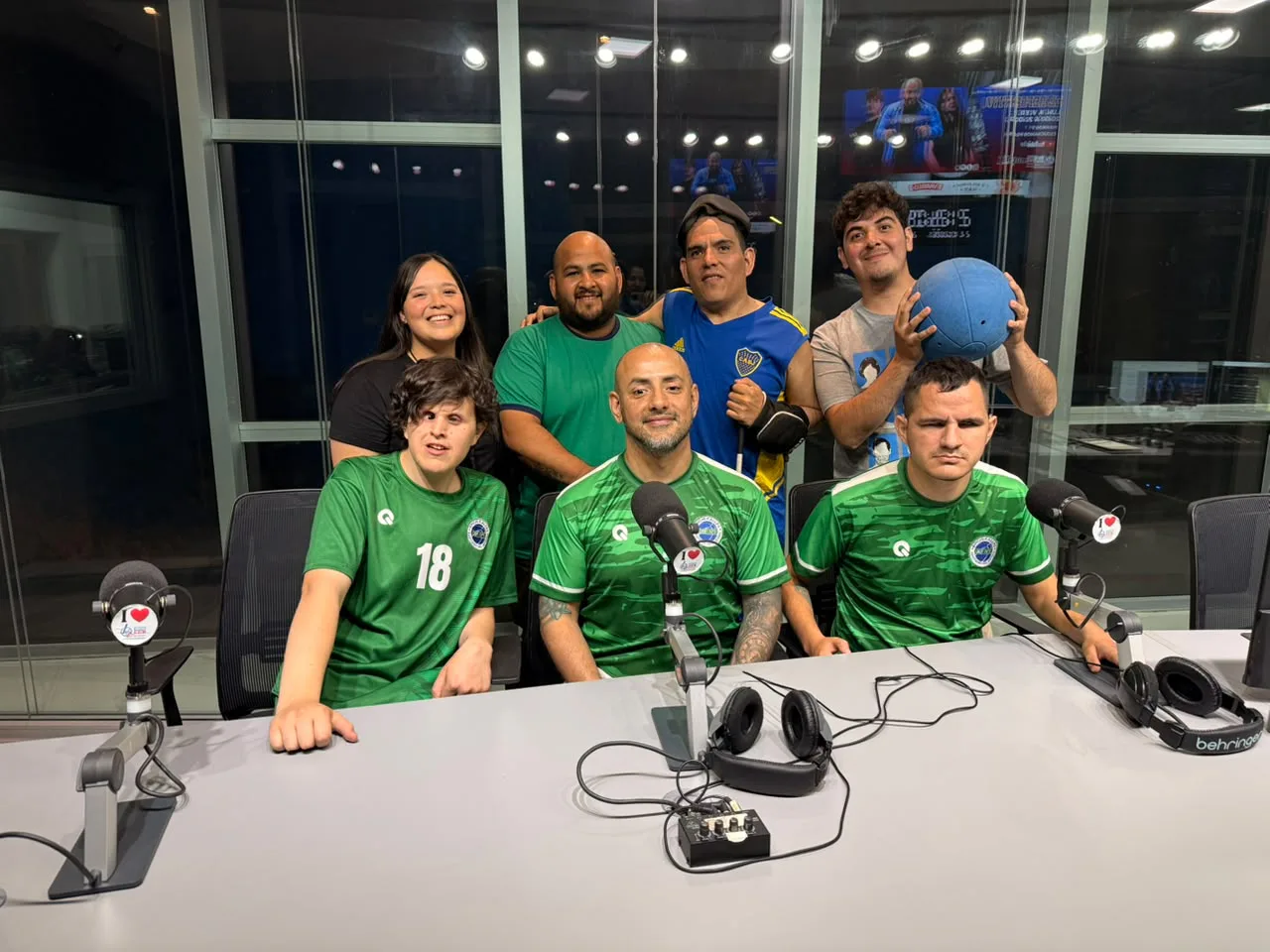 El equipo de goalball Sinchi Kallpa pasó por Radio LV11 y palpita la Copa Jardín de la República