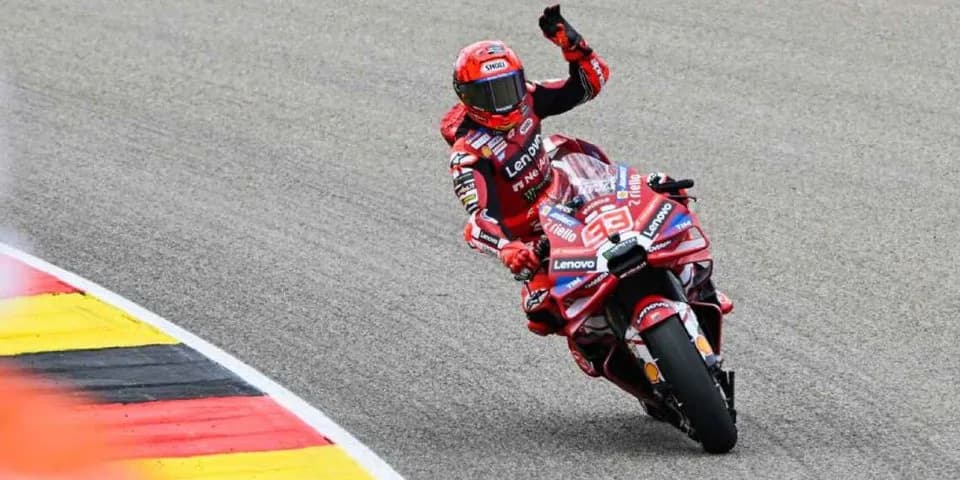 Marc Márquez ganó la sprint de Australia, es el nuevo líder de MotoGP y sueña con el título