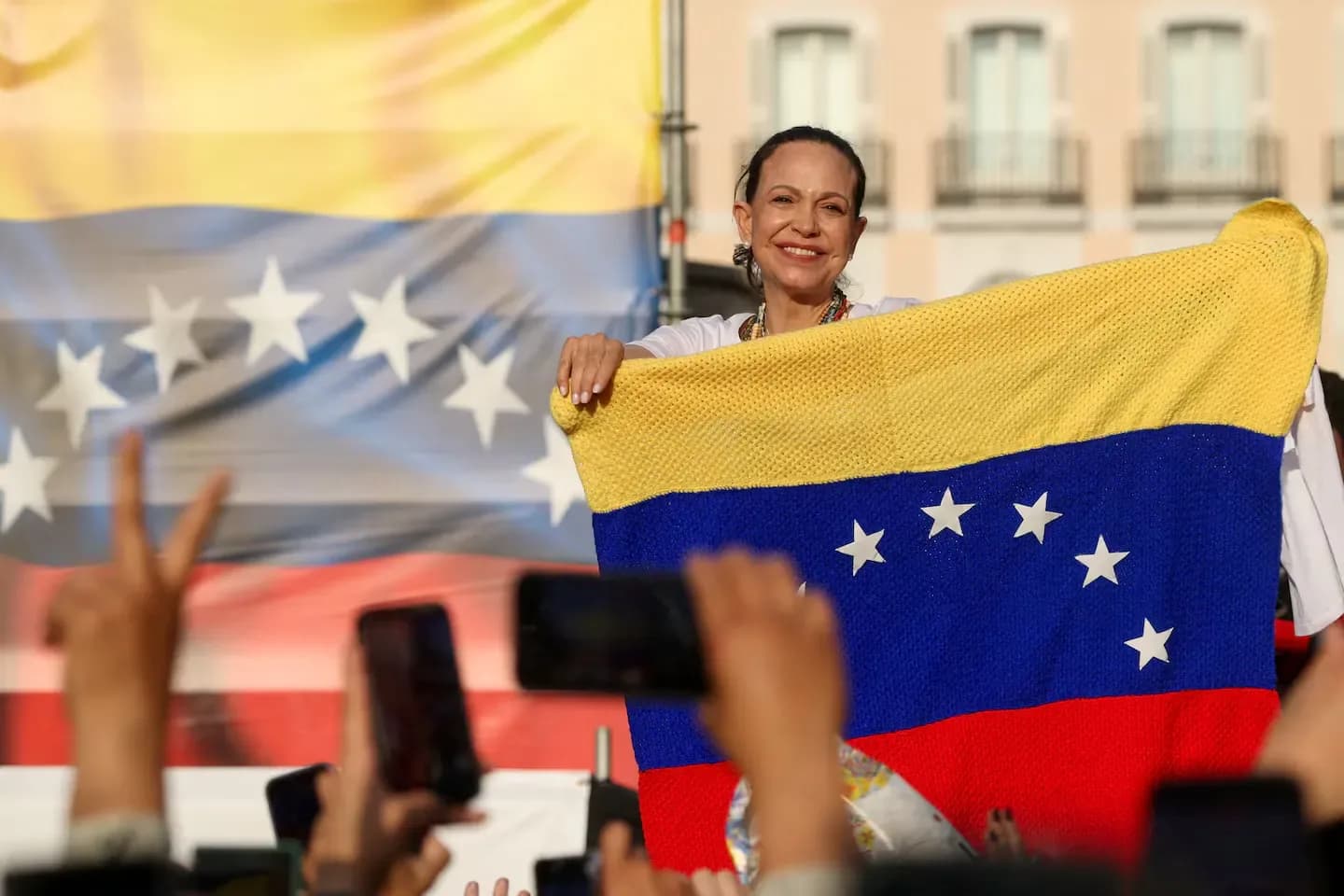 María Corina Machado regresó a Venezuela tras diez meses en el exilio para liderar la transición política