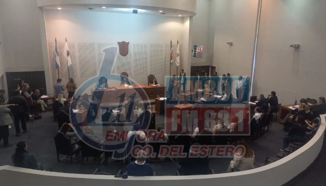 Con seis votos a favor y cuatro en contra, aprobaron el aumento del boleto en Capital