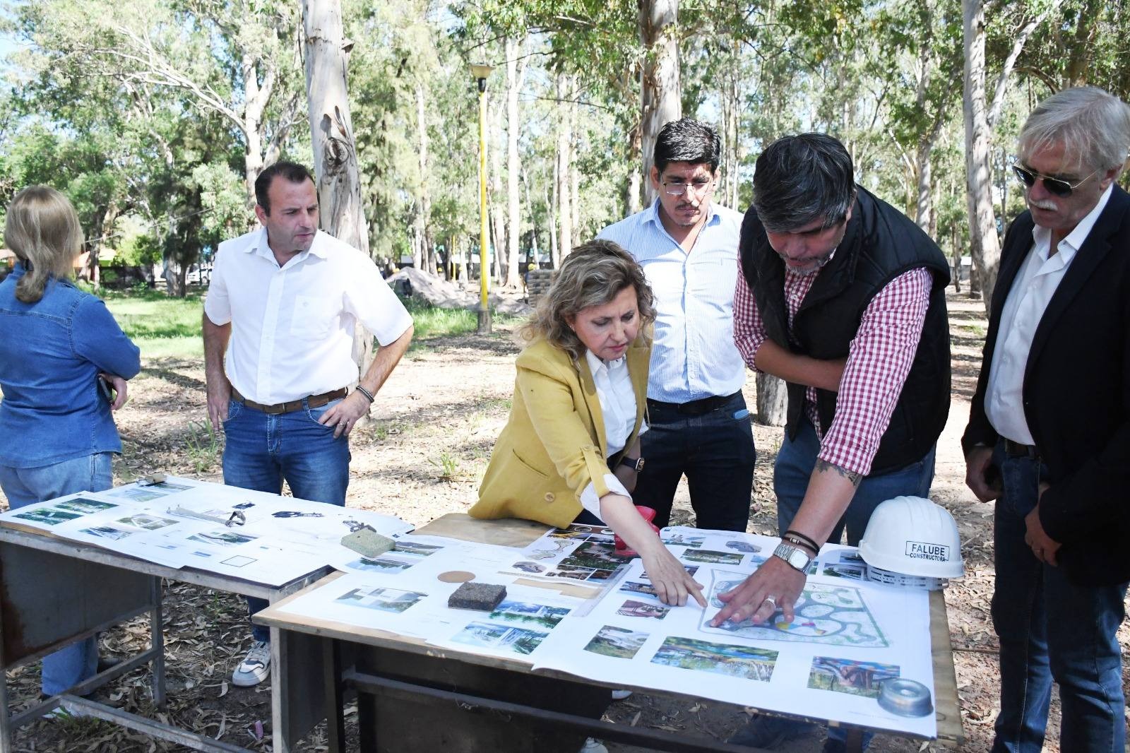 Fuentes supervisó el avance del nuevo Parque de la Chacarera en el Parque Aguirre