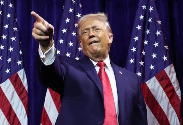 Trump insta a los iraníes a mantener las protestas: "La ayuda va en camino"