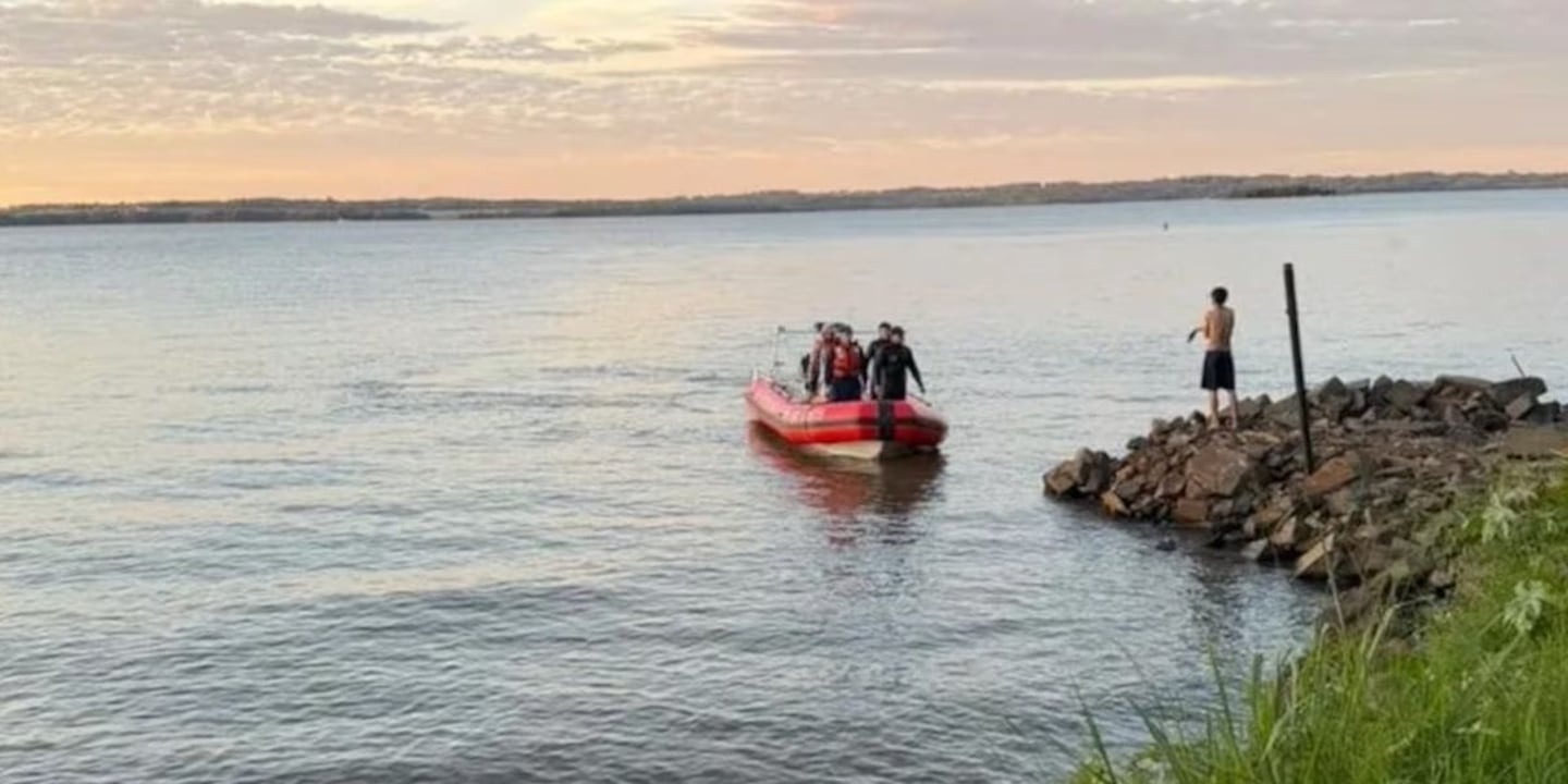 Tragedia en el Paraná: hallan muerto a un expenitenciario dentro de un auto