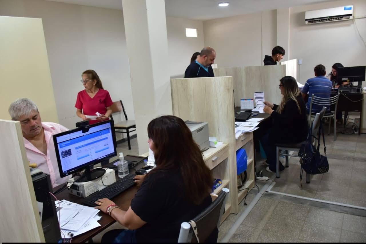 Frías agiliza la Licencia Nacional de Conducir con trámites unificados