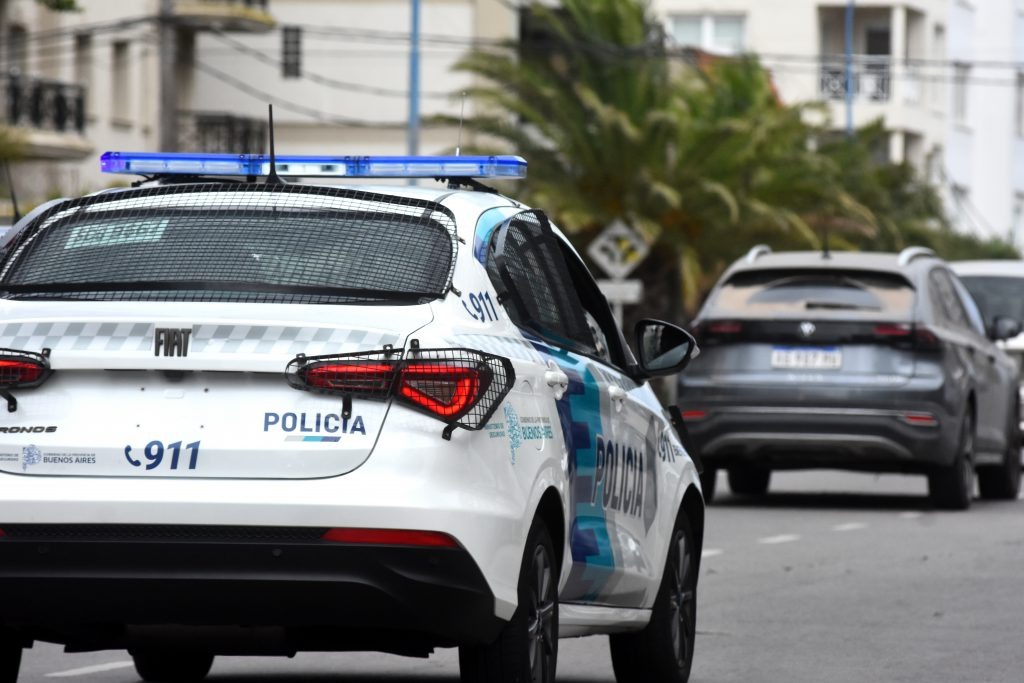 Desesperación total: bajó a comprar, dejó el auto en marcha y se lo robaron con su beba adentro