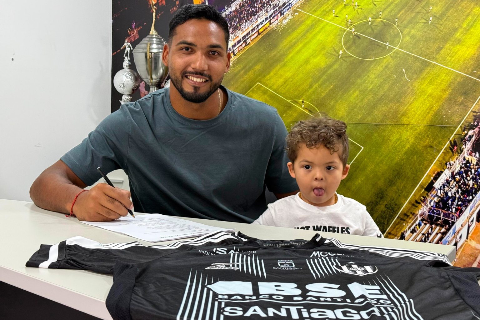 Alejandro Maciel vuelve a vestir la casaca de Central Córdoba