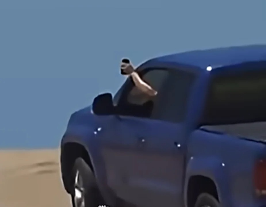 Sancionan a un hombre por filmar con un celular mientras conducía su camioneta