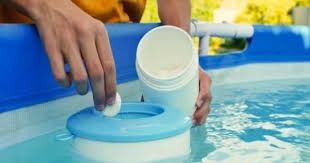 La ANMAT prohibió un desinfectante para piletas de uso doméstico