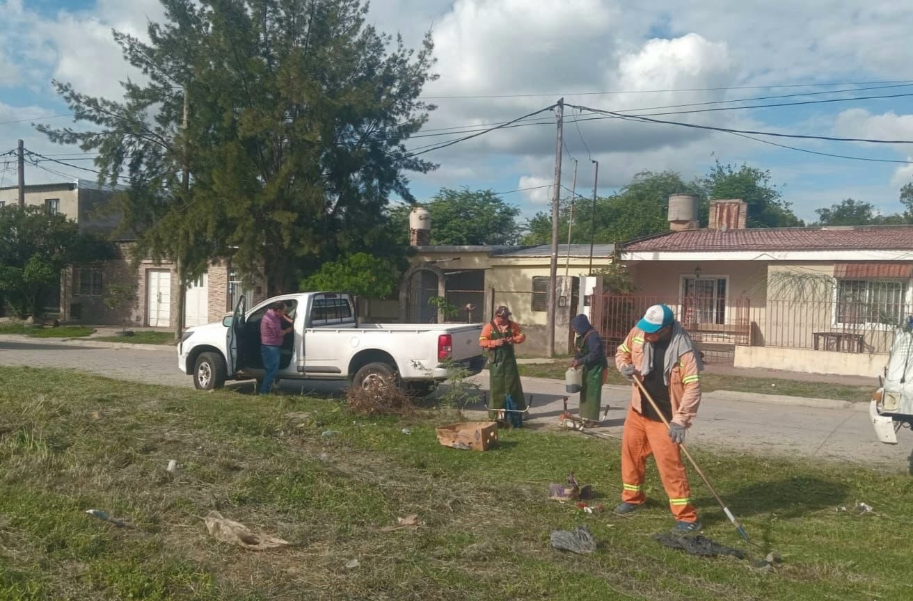 Servicios Urbanos de la Capital realizó tareas de desmalezamiento en los barrios Reconquista e Independencia