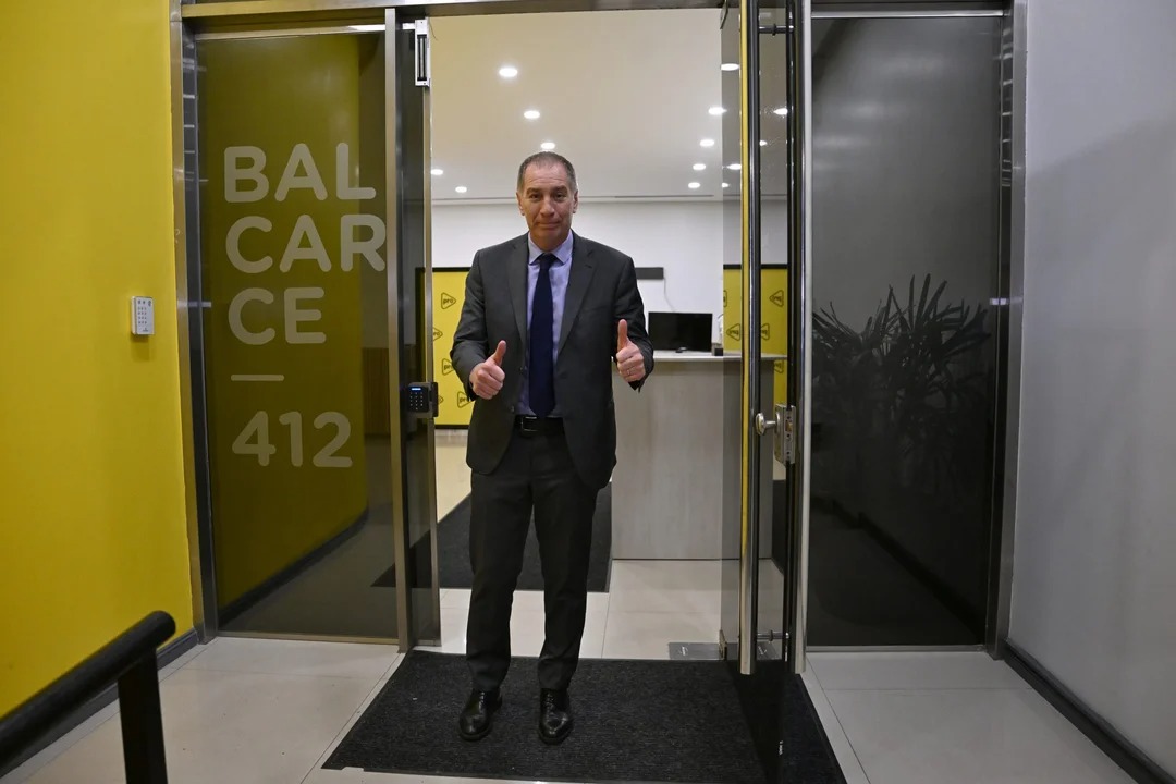 Santilli busca sumar gobernadores para la reforma laboral de Milei