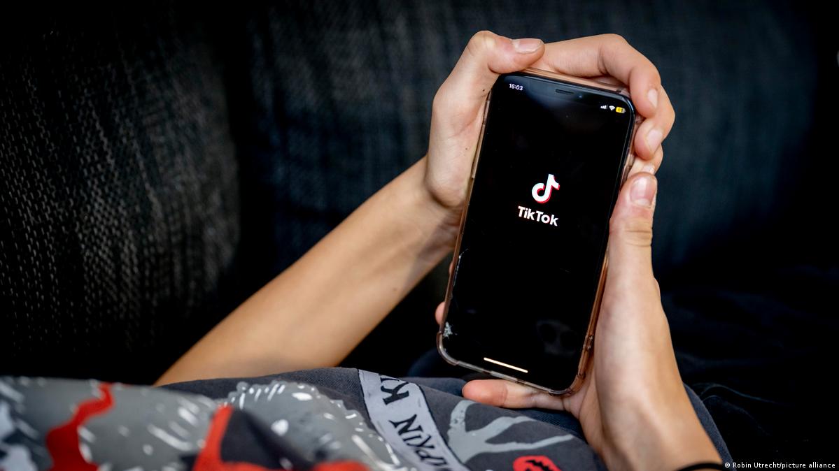 La Asamblea Nacional de Francia aprobó un proyecto de ley que prohíbe el acceso a las redes sociales a menores de 15 años