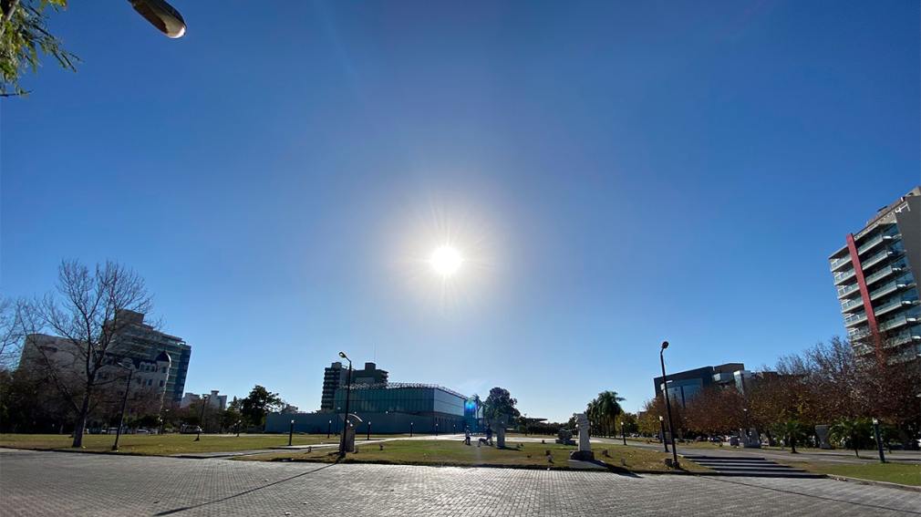 El calor regresa a la ciudad: pronóstico del jueves 29 con máximas de 34°C y alta humedad