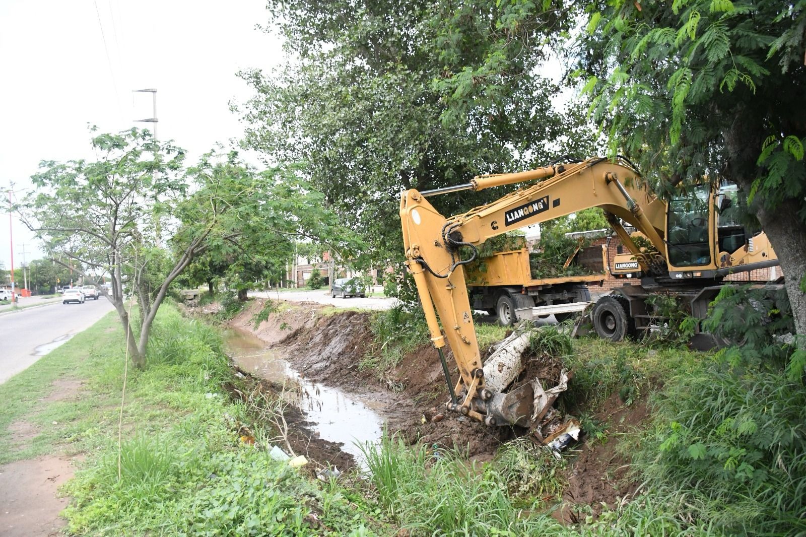 La Municipalidad realiza la limpieza permanente de los desagües pluviales
