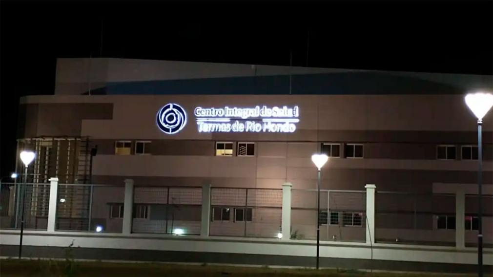 Animales sueltos: chocó contra un caballo y perdió el conocimiento