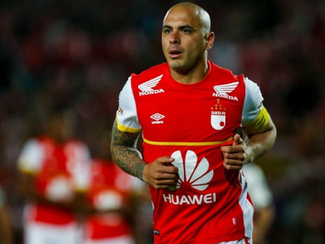 El santiagueño Omar Pérez, leyenda de Independiente Santa Fe, fue internado tras sufrir un infarto en Colombia