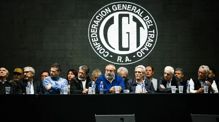 La CGT define hoy su estrategia frente a la reforma laboral: paro nacional o movilización