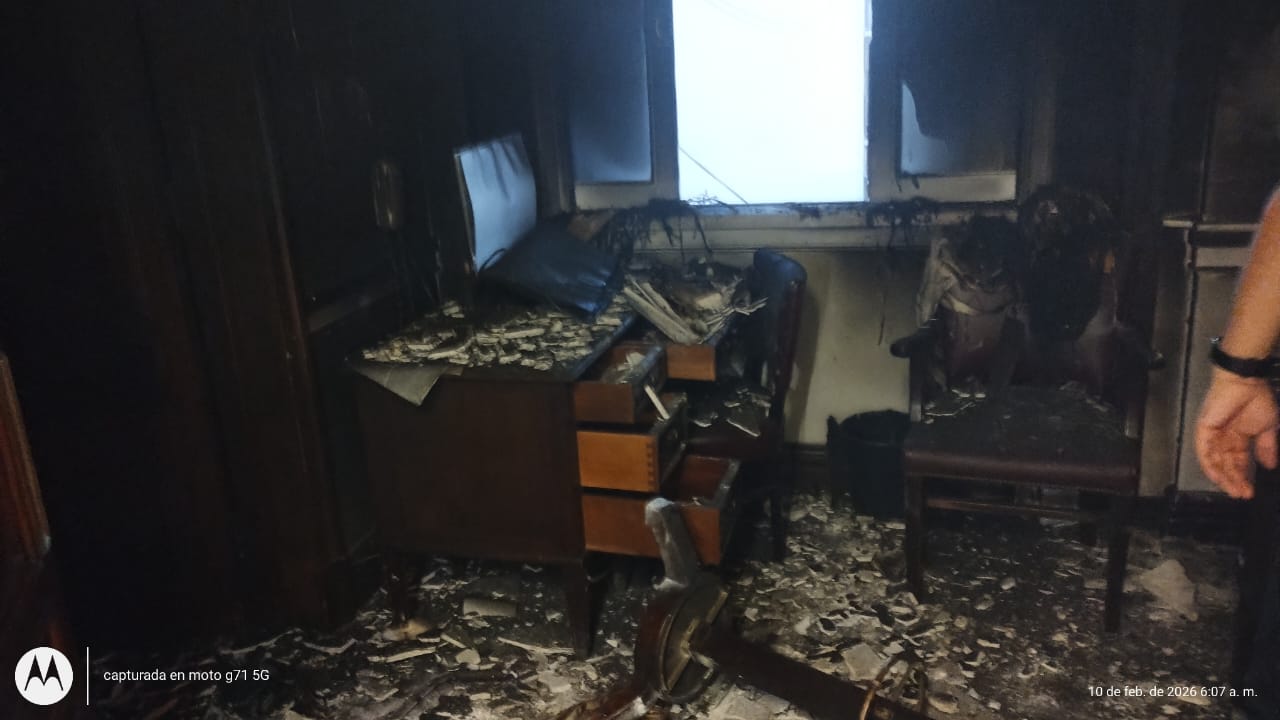 Tres personas intoxicadas por incendio en una oficina del Senado de la Nación