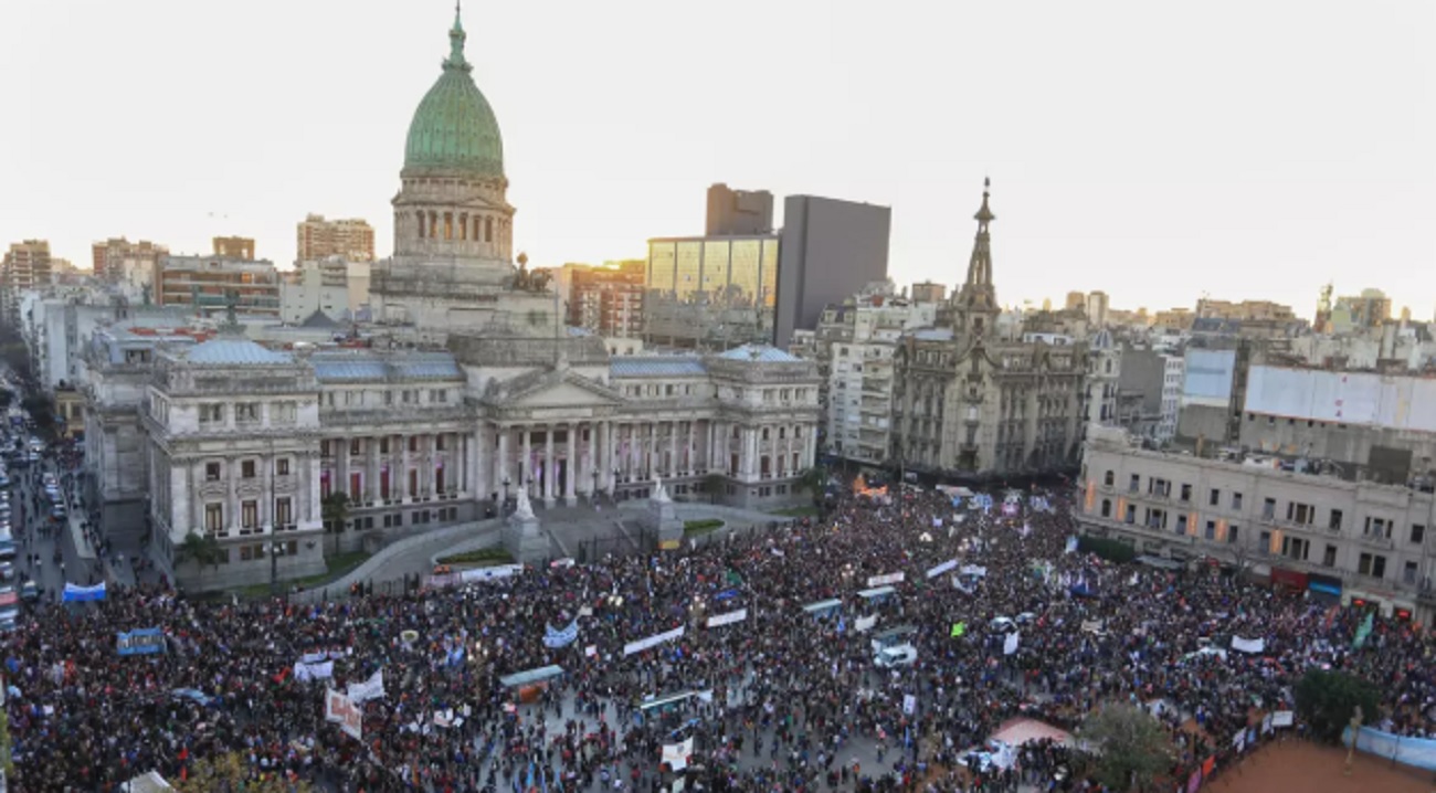 Un amplio frente opositor con Kicillof y La Cámpora se movilizará contra la reforma laboral de Milei
