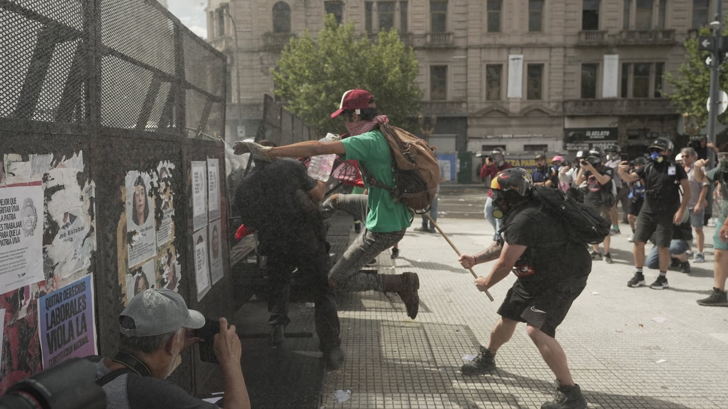 El Gobierno denunciará a los manifestantes que provocaron los incidentes en el Congreso