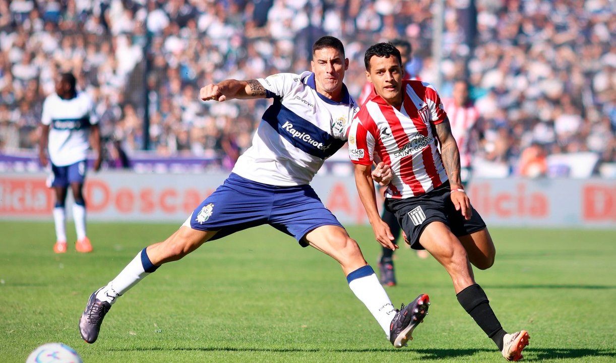 Gimnasia y Estudiantes chocan en La Plata con revancha y punta en juego