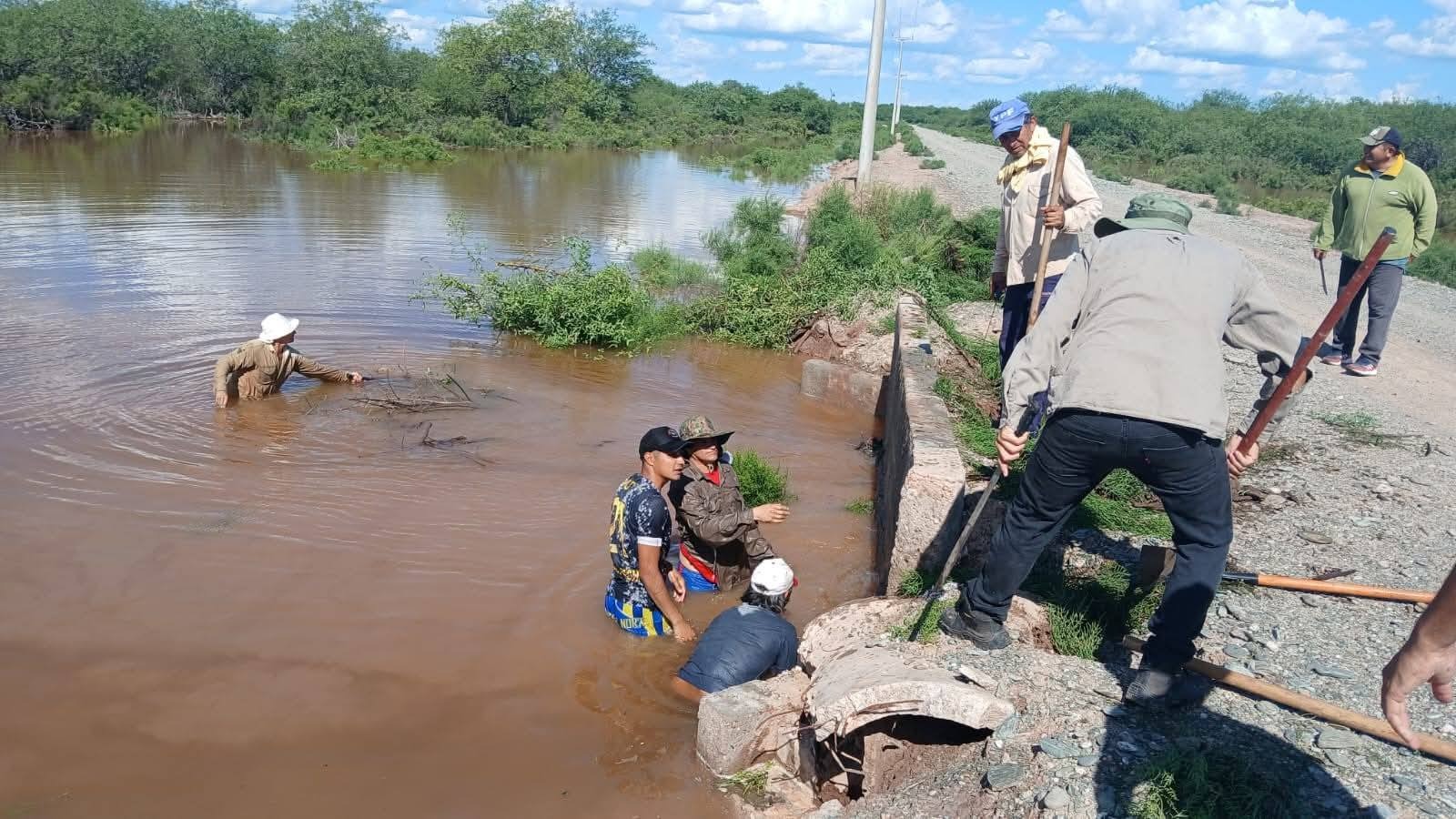 El Obispado de Añatuya acompaña a las familias afectadas por el desborde del Río Salado
