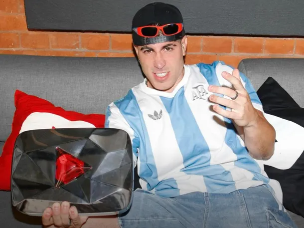 Alejo Igoa hizo historia: primer creador hispanohablante en superar los 100 millones de suscriptores en YouTube