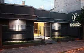 Profesionales médicos y de la salud atienden en doble turno de lunes a viernes en la Fundación Cantos