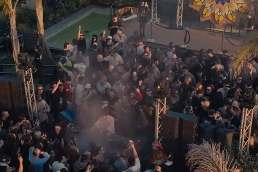 Tragedia en un boliche de la Costanera: cayó una torre de luces sobre el sector VIP y hay múltiples heridos