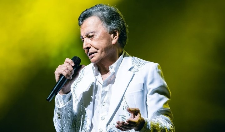 Las mil vidas de Palito Ortega: de ídolo pop a gobernador y figura clave en la música argentina