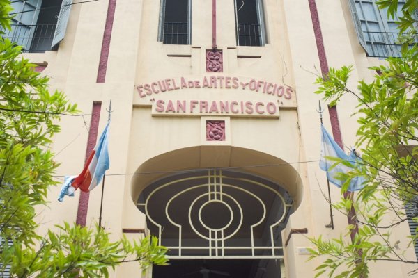 El Colegio San Francisco de Asís abre sus puertas y se suma a los festejos del "último primer día" en un marco de respeto, resguardo y participación