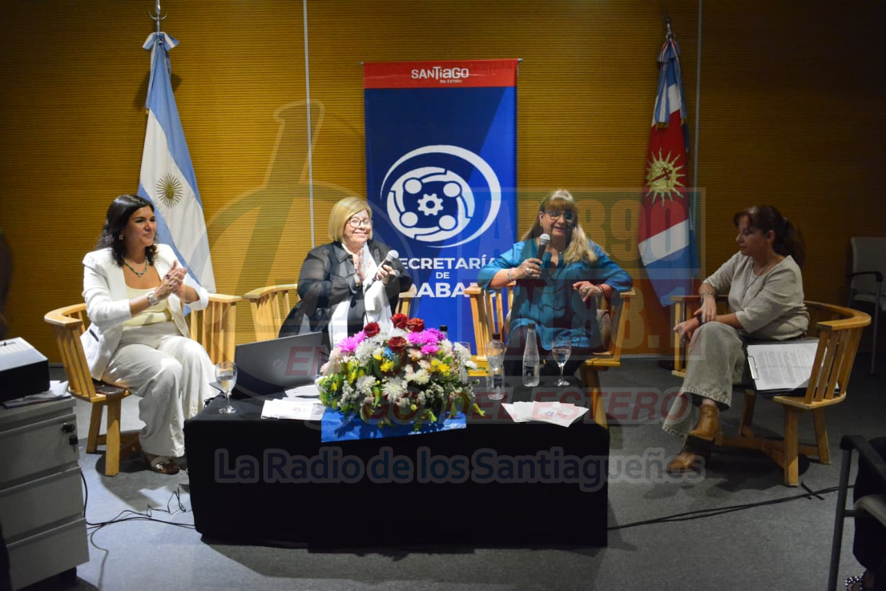 Conversatorio por el Día Internacional de la Mujer abordó el impacto de la reforma laboral en la Secretaría de Trabajo