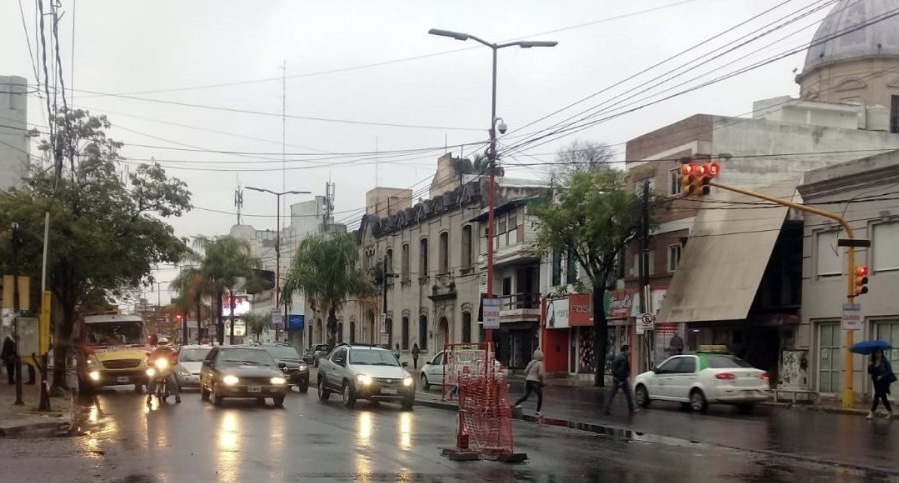 Temporal en Santiago del Estero: intensas lluvias y cortes de energía en algunos barrios