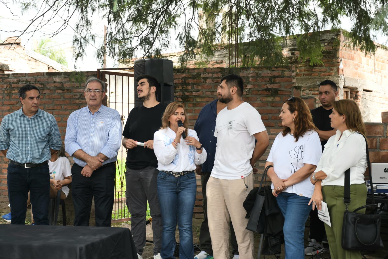 Norma Fuentes encabezó una jornada ambiental en el barrio 8 de Abril y pidió compromiso para erradicar minibasurales