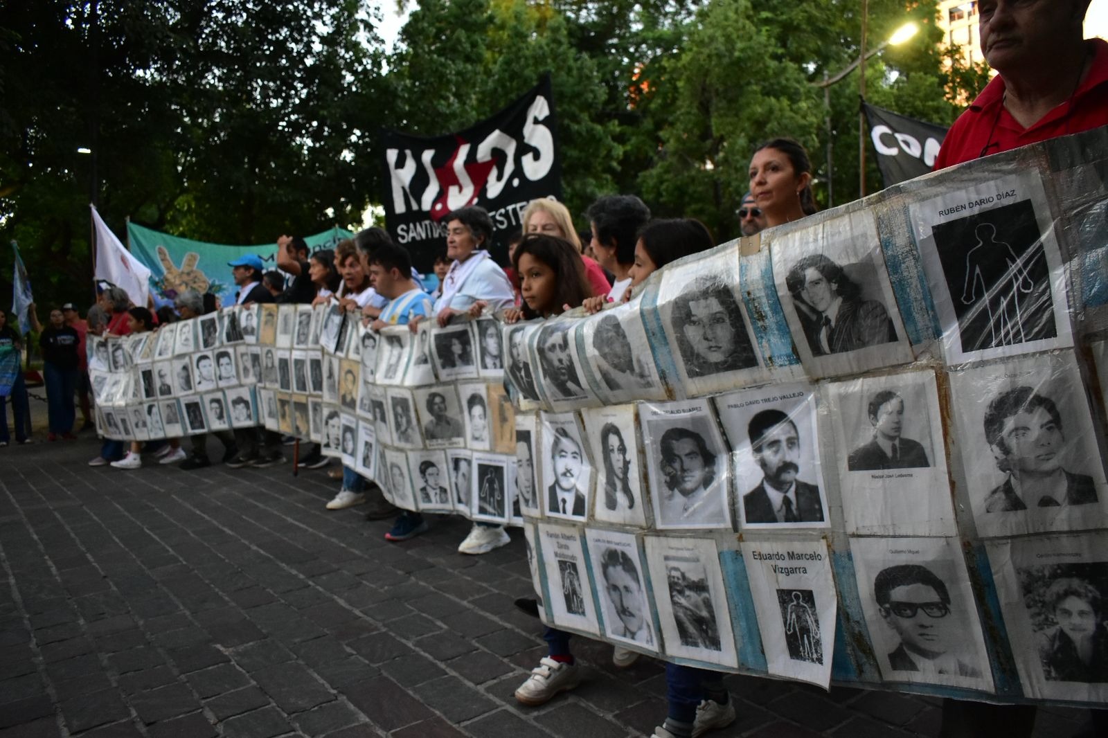 Santiagueños marchan esta tarde en la zona céntrica de la ciudad Capital, en el marco del Día de la Memoria por la Verdad y la Justicia.