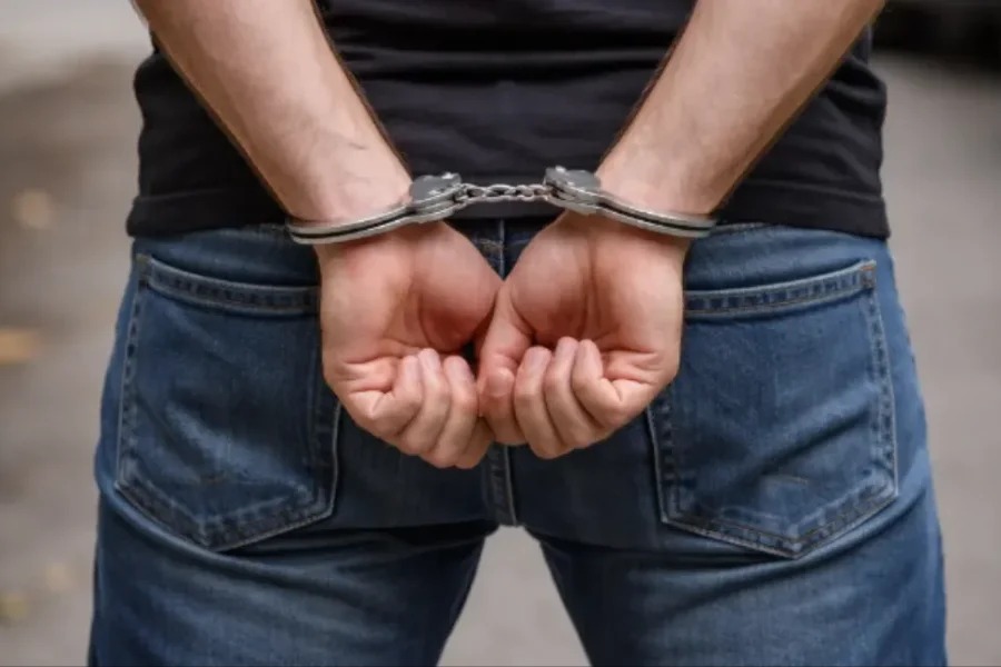 La Banda: un joven fue entregado por su padre y quedó detenido, secuestraron una moto