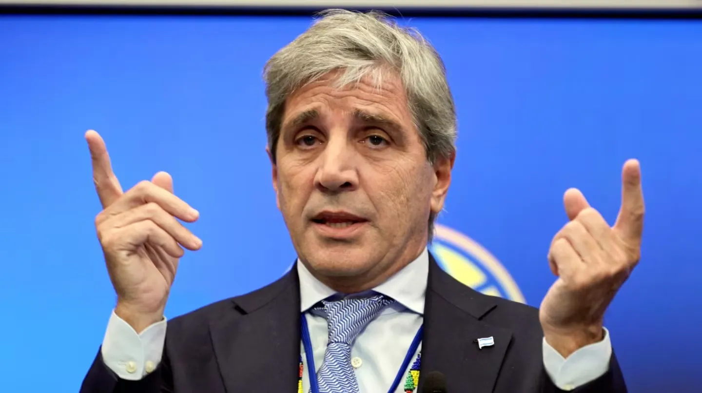 Caputo en Rosario: defensa del rumbo económico y fuerte rechazo a la devaluación