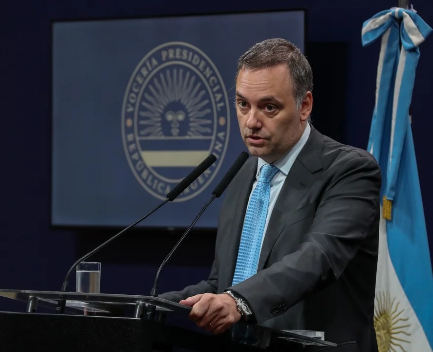 ¿Adorni pasó el Año Nuevo de 2025 en Aruba? La Justicia investiga otro posible viaje del jefe de Gabinete