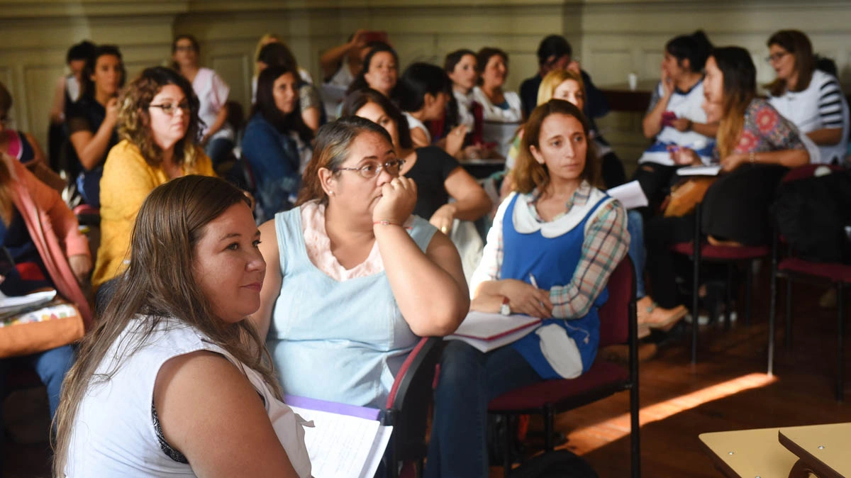Capacitación docente en ESI: lanzan un nuevo curso con puntaje oficial en la Biblioteca Únzaga