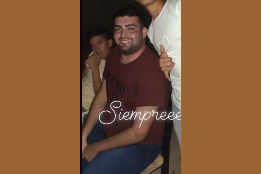 “Te vamos a extrañar siempre”: dolor por el joven que se arrojó desde un décimo piso frente al Parque Aguirre