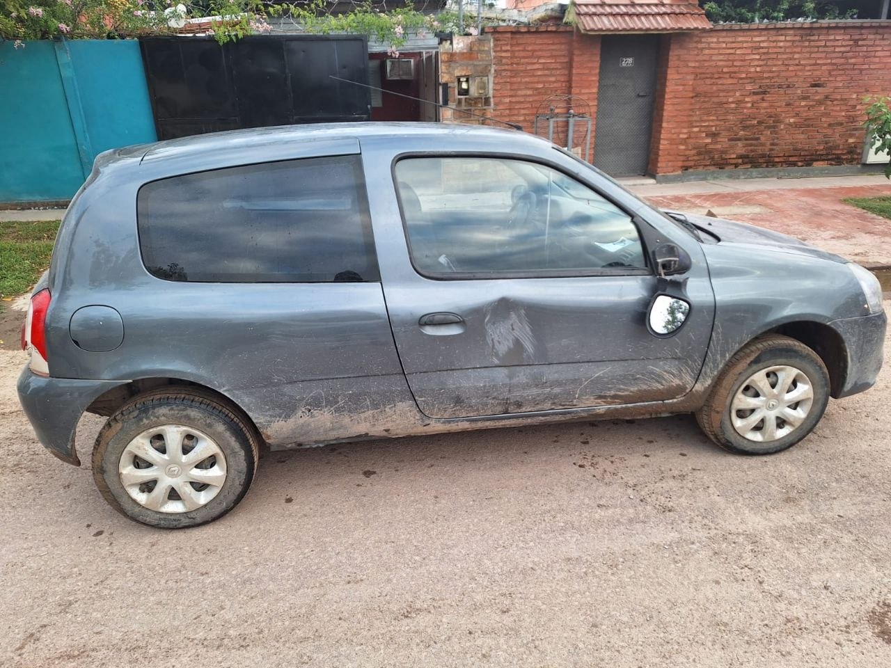 Detuvieron a un hombre por amenazas y daños frente a un jardín de infantes